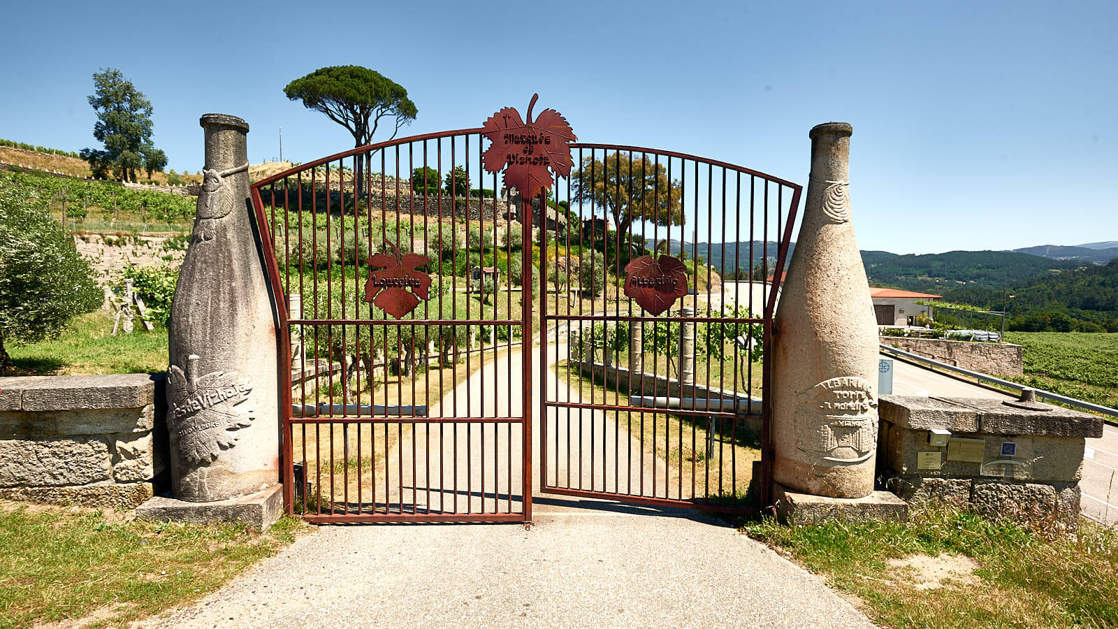 Entrada Bodegas Marqués de Vizhoja