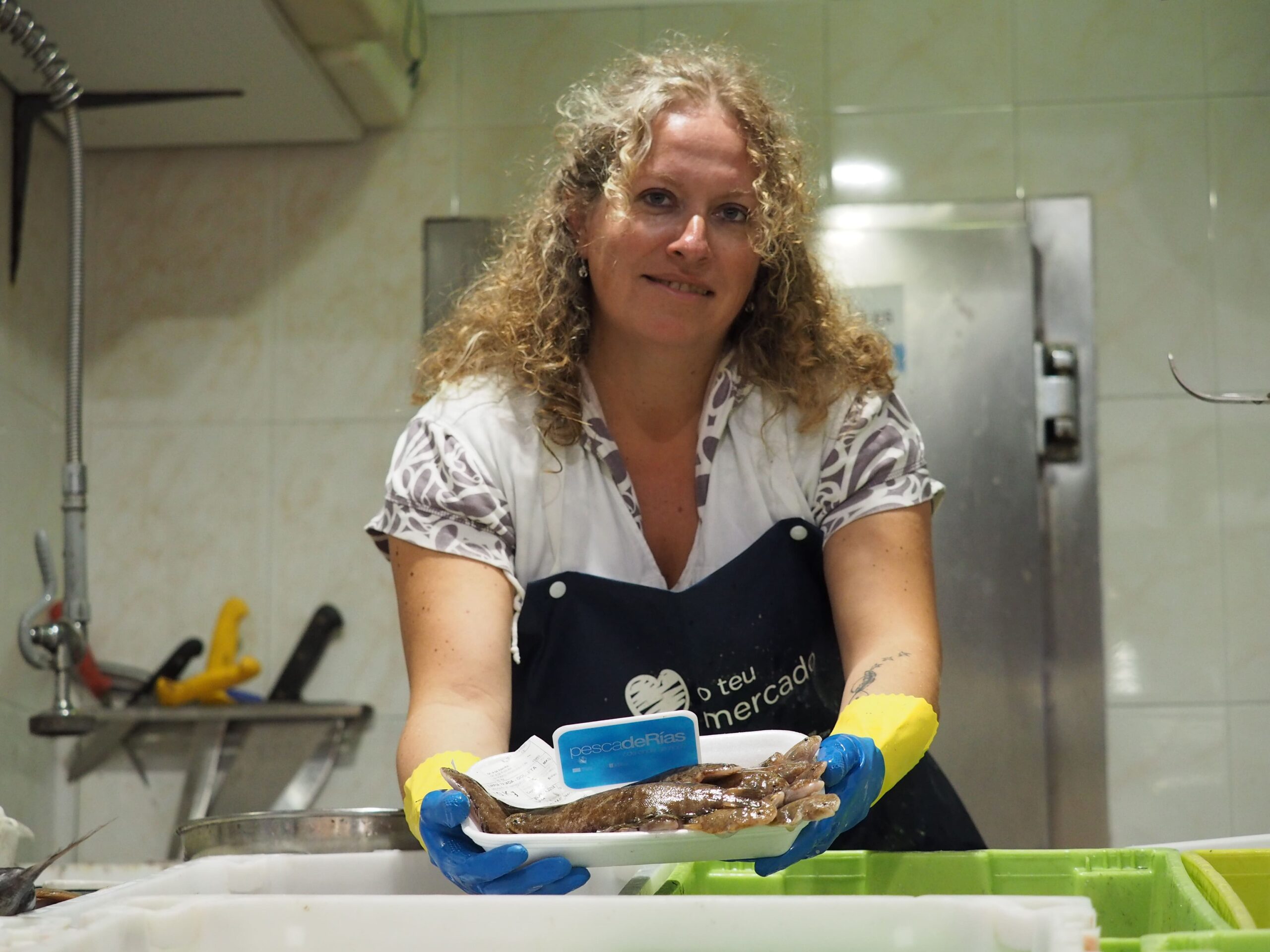 Mercado de Abastos. Pili (Pescados Cambados)